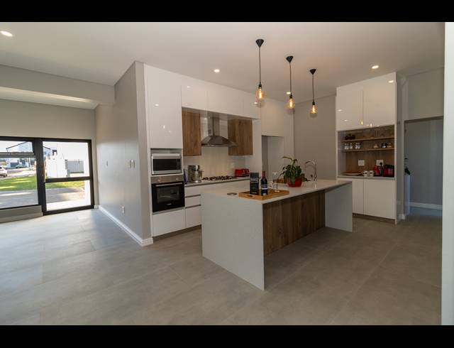 3 BEDROOM HOUSE FOR SALE IN SANDOWN